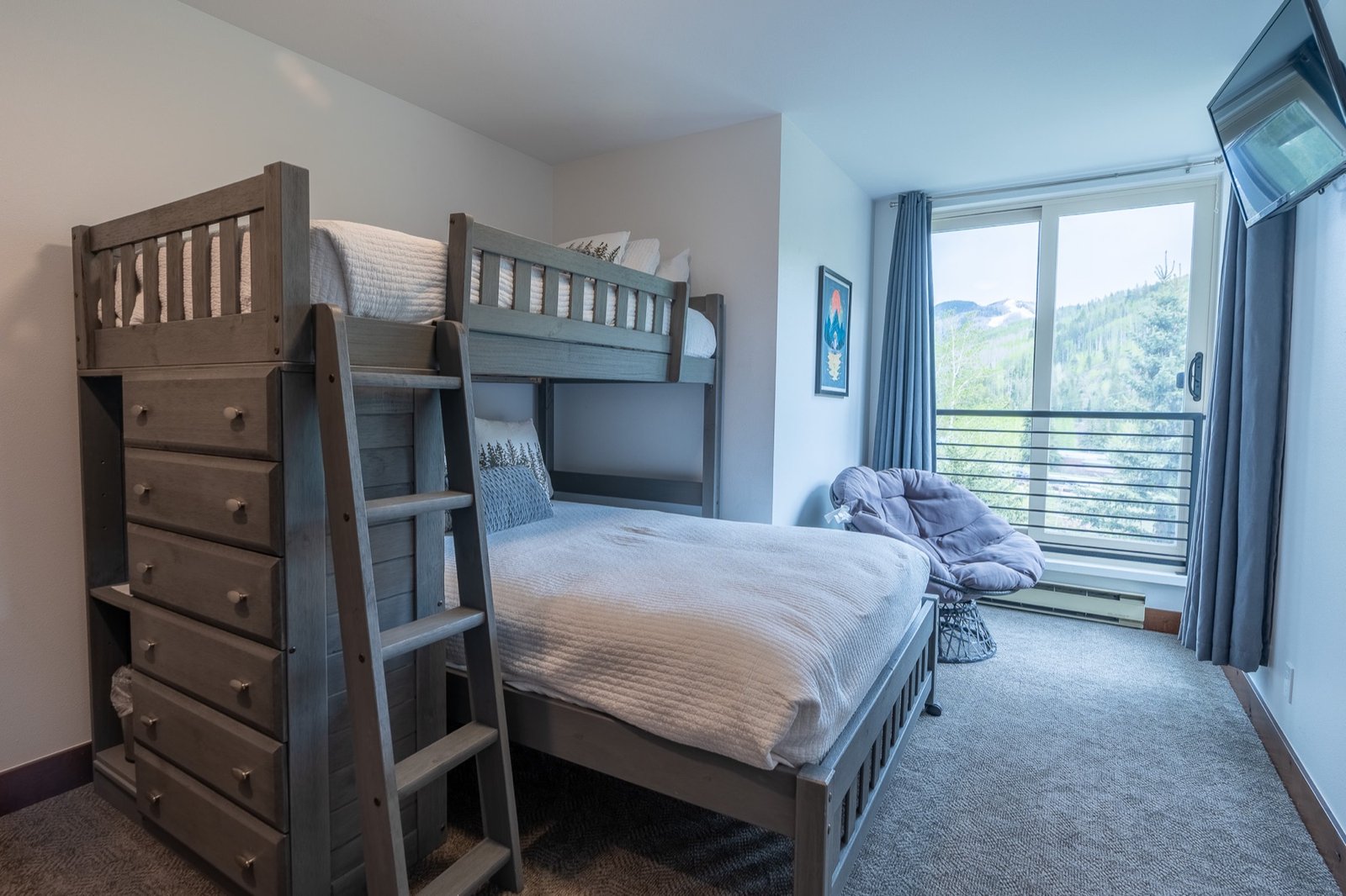 Family bedroom with bunk beds